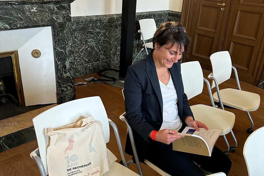 révélation de la création graphique izard création pour la fondation croix rouge
